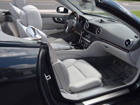 Used 2013 Mercedes-Benz SL 550 image 52