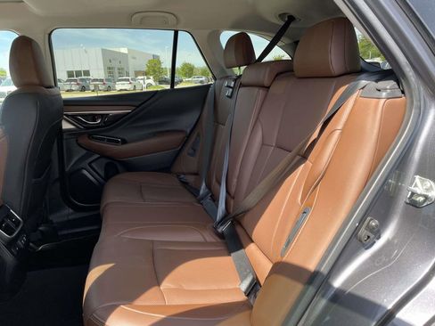 Used 2020 Subaru Outback Touring XT AWD/4WD image 4