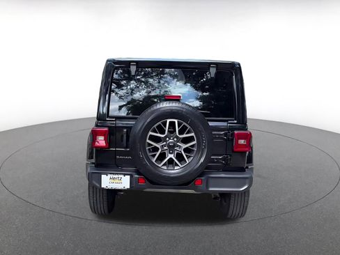 Used 2025 Jeep Wrangler Sahara AWD/4WD image 12