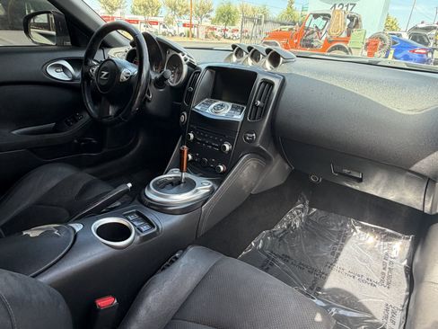 Used 2013 Nissan 370Z Touring w/ Sport Pkg RWD image 9