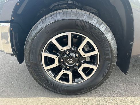 Used 2019 Toyota Tundra SR5 w/ TRD Off Road Package AWD/4WD image 12
