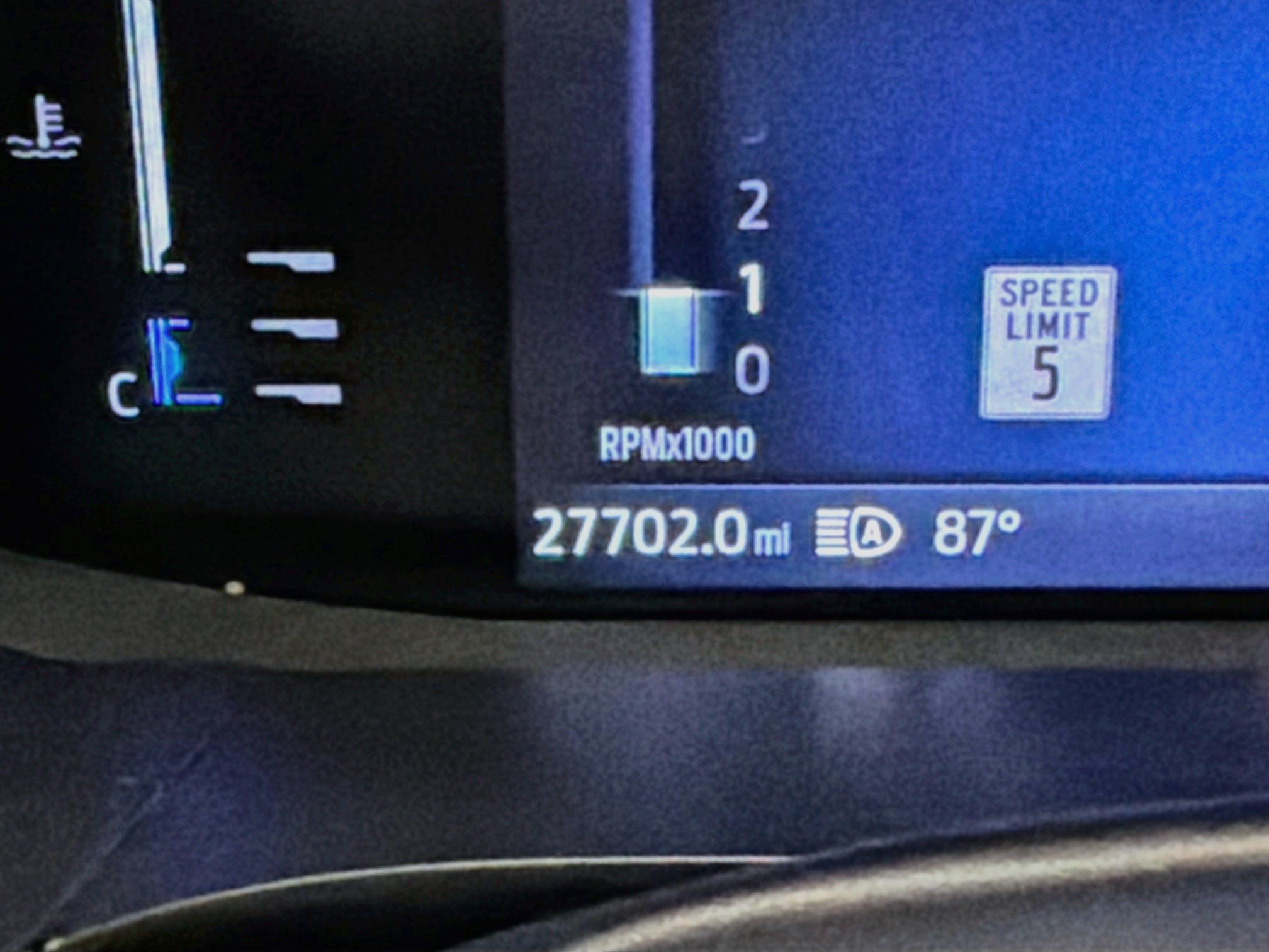 Used 2024 Ford Escape ST-Line w/ Tech Pack #1 FWD image 8