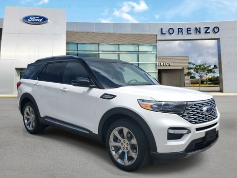 Used 2020 Ford Explorer Platinum w/ Premium Technology Package image 3