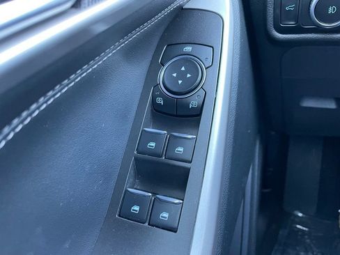 Used 2023 Ford Explorer XLT w/ Equipment Group 202A AWD/4WD image 22