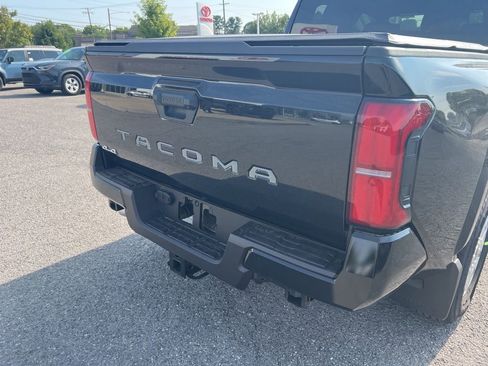 Used 2025 Toyota Tacoma SR5 image 3