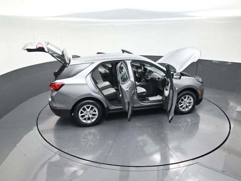Used 2024 Chevrolet Equinox LS image 14