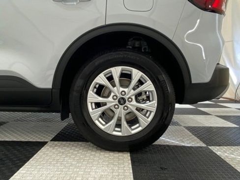 Used 2025 Ford Escape Active image 10