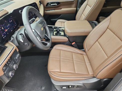 Used 2025 Chevrolet Tahoe High Country image 19