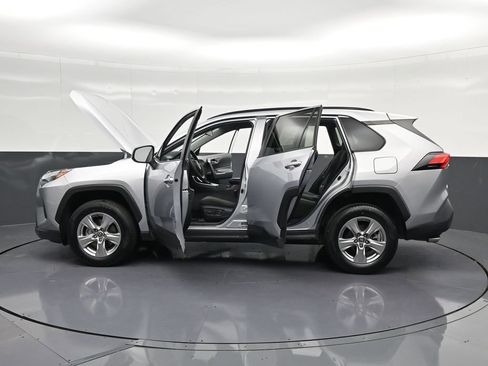 Used 2022 Toyota RAV4 XLE FWD image 42
