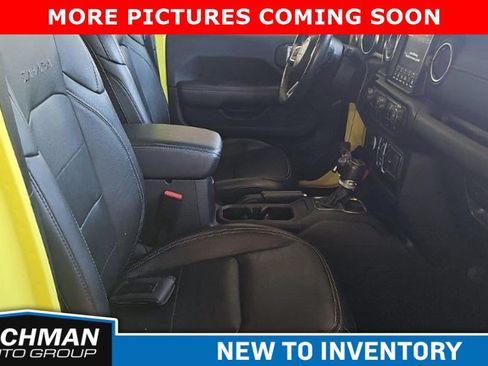 Used 2023 Jeep Wrangler Unlimited Sahara w/ Cold Weather Group AWD/4WD image 4