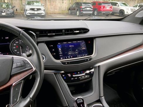Used 2023 Cadillac XT5 Sportv w/ Technology Package AWD/4WD image 5