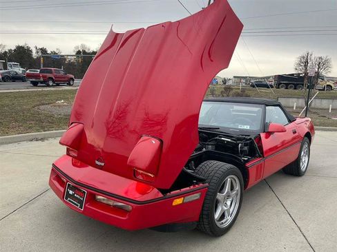 Used 1990 Chevrolet Corvette Convertible image 90