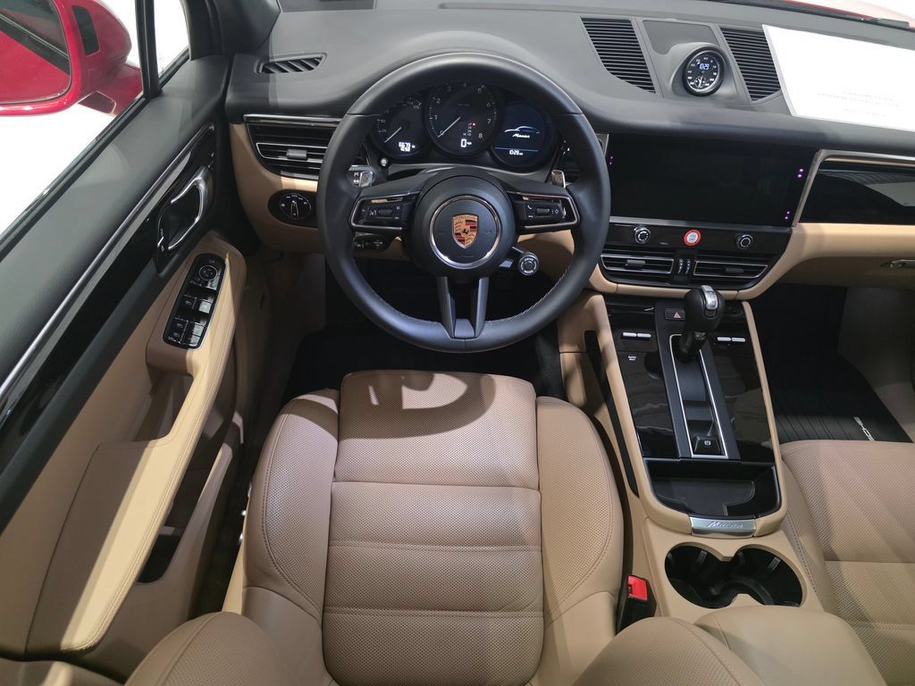 Certified 2026 Porsche Macan AWD/4WD image 22