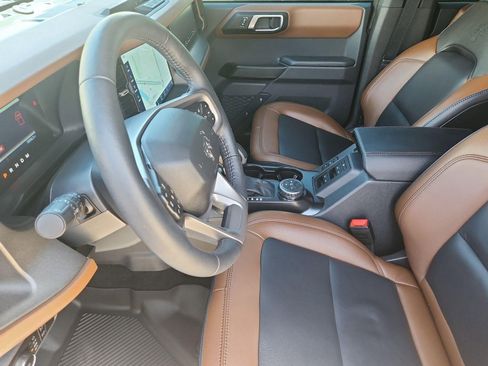 Used 2024 Ford Bronco Outer Banks AWD/4WD image 5