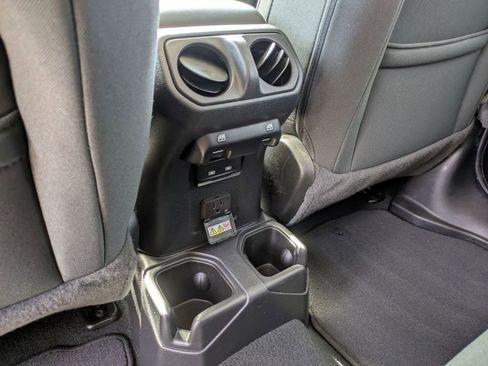 Used 2023 Jeep Wrangler Unlimited Sahara AWD/4WD image 26