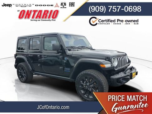 Certified 2025 Jeep Wrangler Unlimited Sahara AWD/4WD image 1