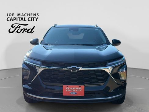 Used 2026 Chevrolet Trax LT w/ Sunroof Package FWD image 10