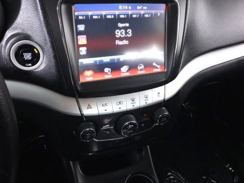 Used 2018 Dodge Journey SXT FWD image 13