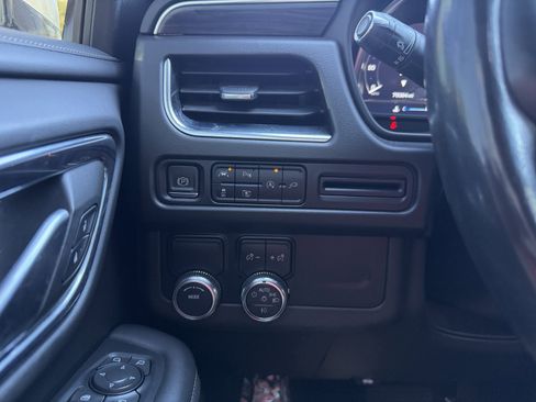 Used 2022 GMC Yukon XL SLT w/ SLT Luxury Package image 45