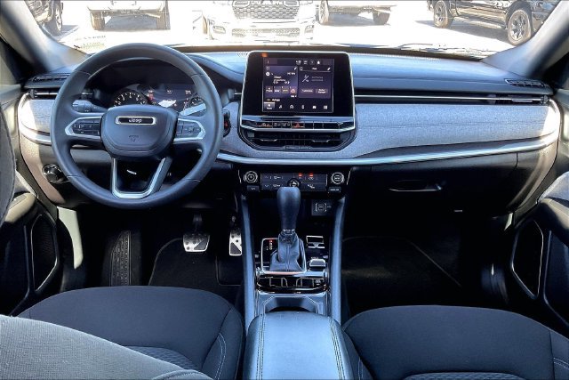 Used 2025 Jeep Compass Sport AWD/4WD image 15