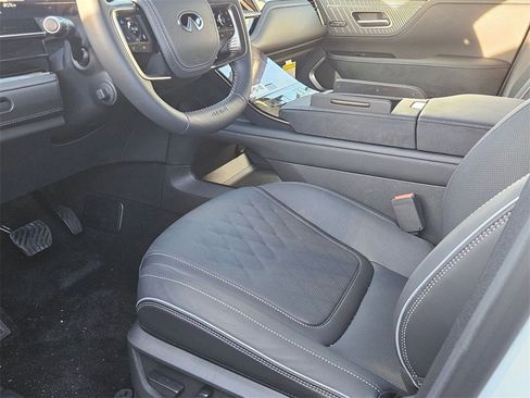 New 2026 INFINITI QX80 Autograph w/ Premium Cargo Package image 12