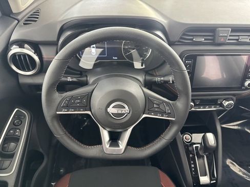 New 2025 Nissan Versa SR w/ Trunk Package image 23