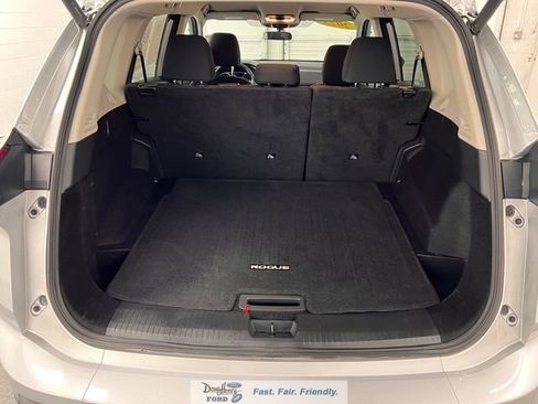Used 2025 Nissan Rogue SV FWD image 30