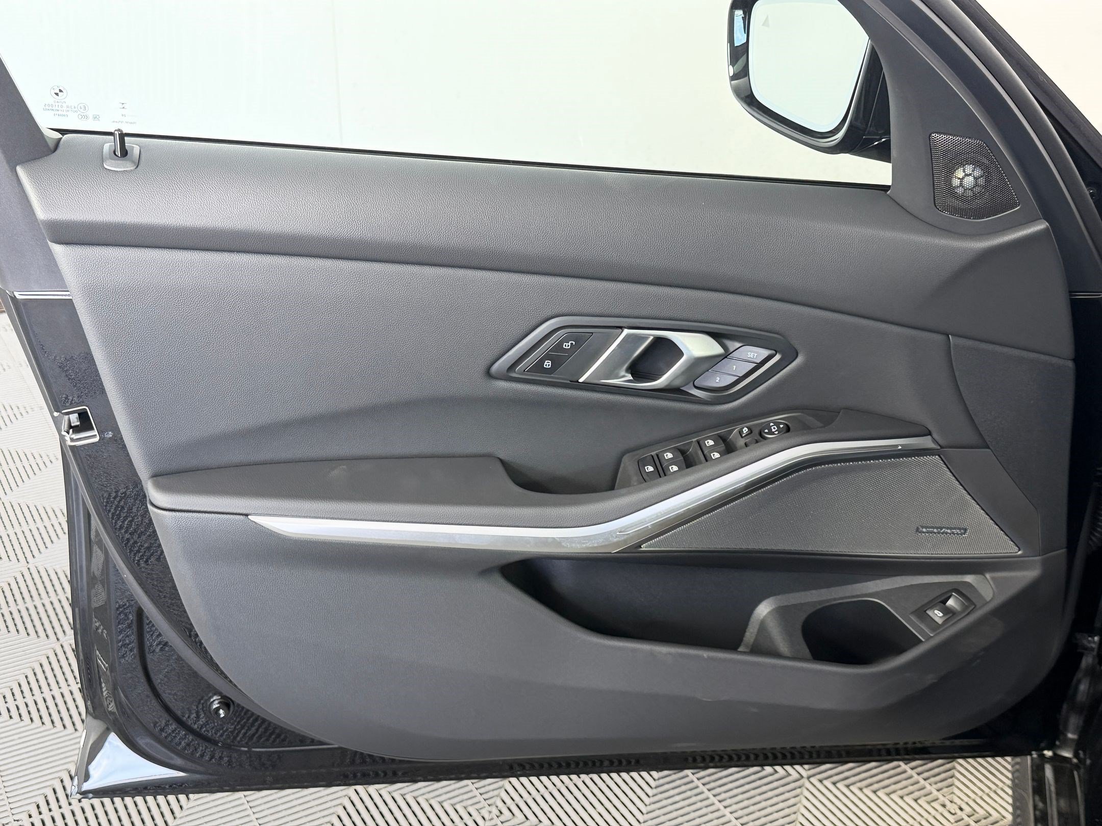 Used 2026 BMW 330i Sedan w/ M Sport Package RWD image 12