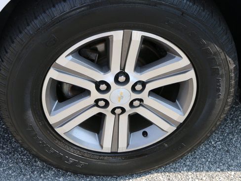 Used 2016 Chevrolet Traverse LT FWD image 14