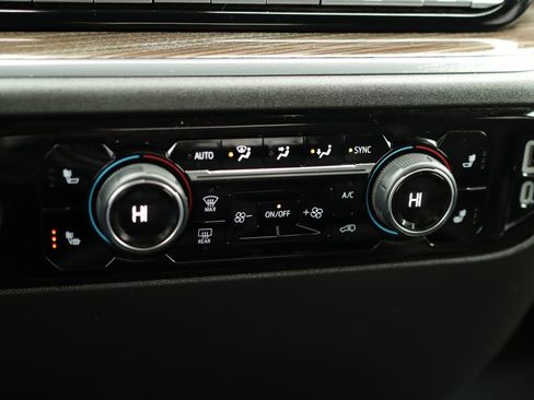 Used 2024 Chevrolet Silverado 1500 LT w/ Z71 Off-Road Package image 18