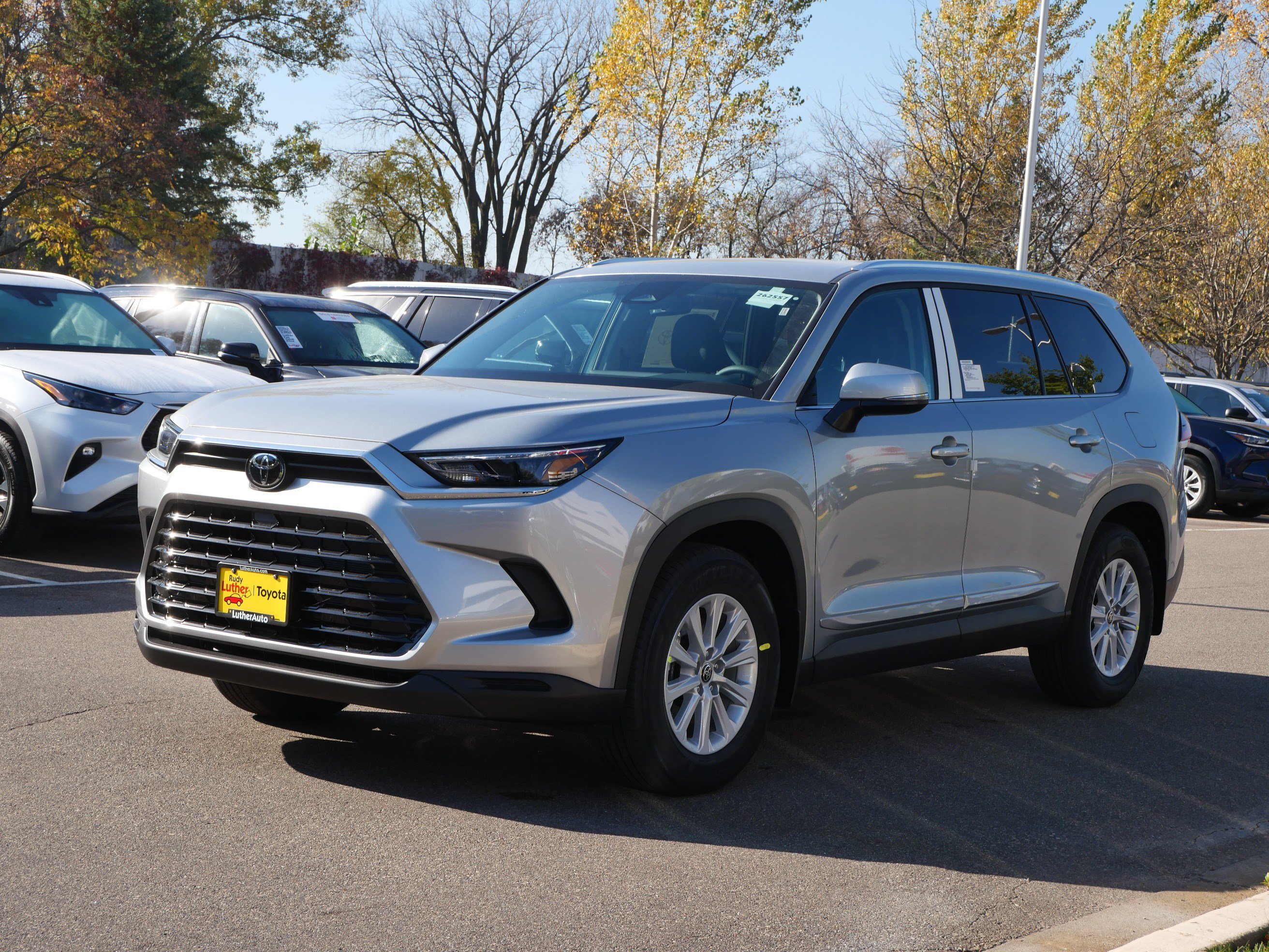 New 2026 Toyota Grand Highlander XLE FWD image 4