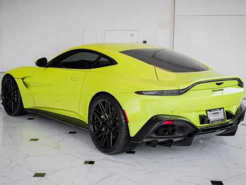 Used 2020 Aston Martin V8 Vantage Coupe RWD image 2