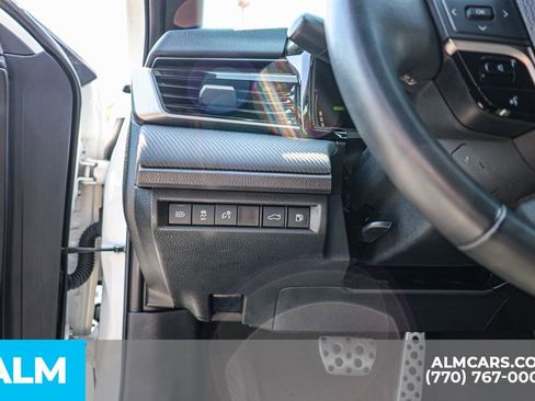 Used 2025 Toyota Camry SE image 24