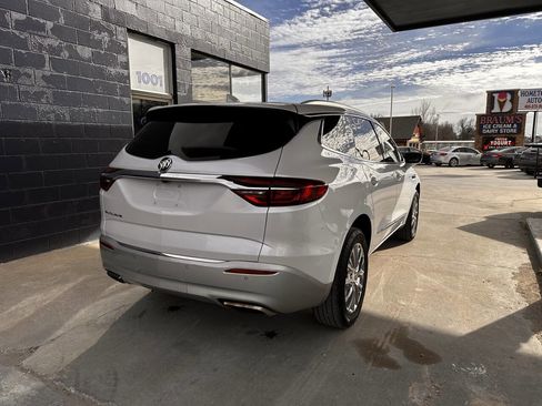 Used 2021 Buick Enclave Essence image 8