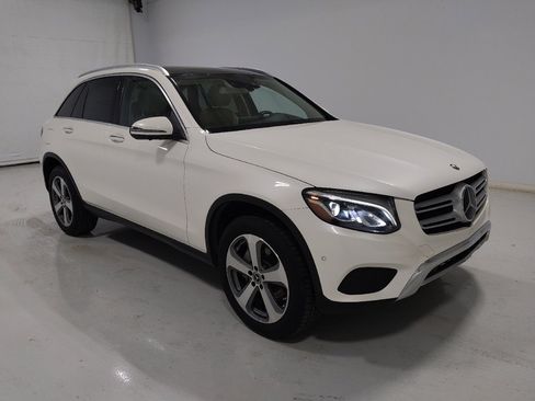 Used 2019 Mercedes-Benz GLC 300 4MATIC w/ Driver Assistance Package image 13