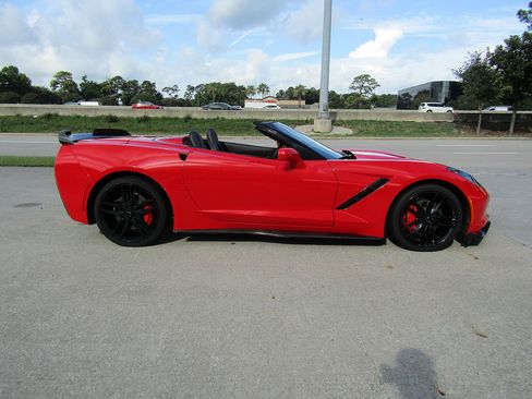 Used 2015 Chevrolet Corvette Stingray Convertible w/ 2LT Preferred Equipment Group RWD image 4