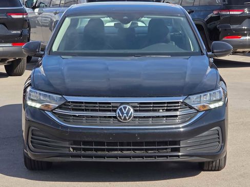 Used 2024 Volkswagen Jetta SE image 4