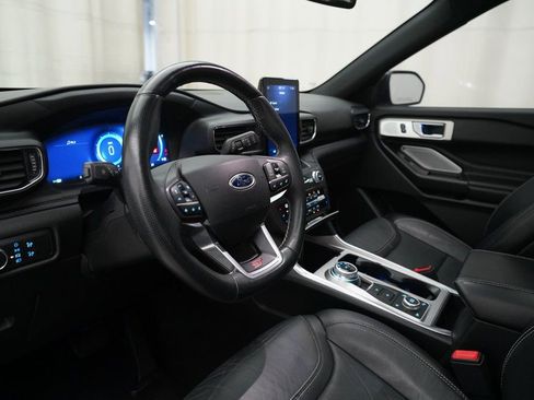 Used 2020 Ford Explorer ST w/ Premium Technology Package image 8