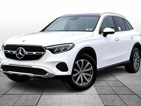 Certified 2025 Mercedes-Benz GLC 300 4MATIC image 4