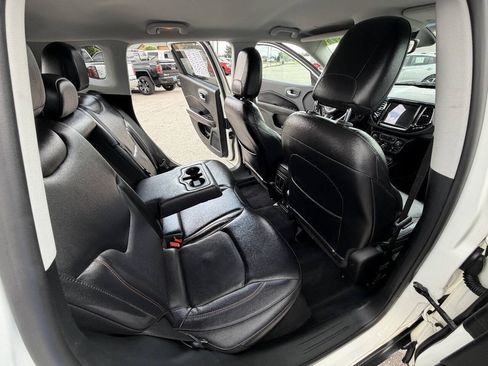 Used 2018 Jeep Compass Limited w/ Navigation Group AWD/4WD image 15