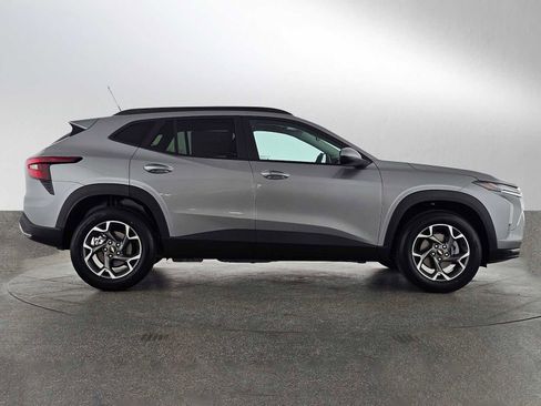 New 2026 Chevrolet Trax LT w/ Driver Confidence Package image 2