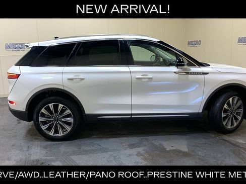 Used 2022 Lincoln Corsair Reserve w/ Equipment Group 201A AWD/4WD image 2