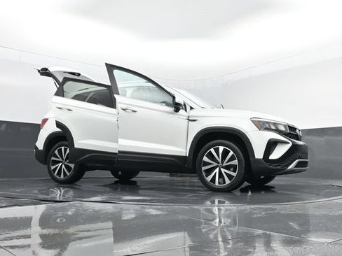Used 2022 Volkswagen Taos SE AWD/4WD image 31