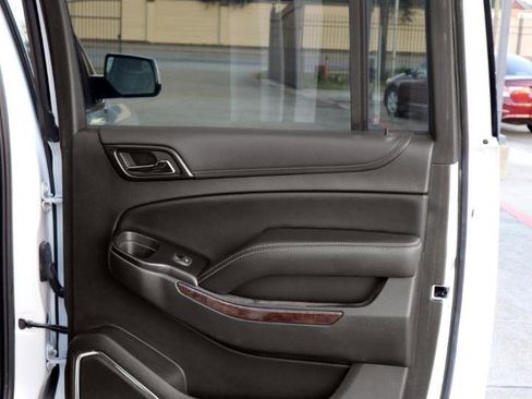 Used 2020 Chevrolet Suburban LT image 31