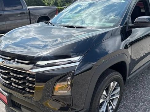 Used 2026 Chevrolet Equinox LT w/ LPO, Floor Liner Package FWD image 4