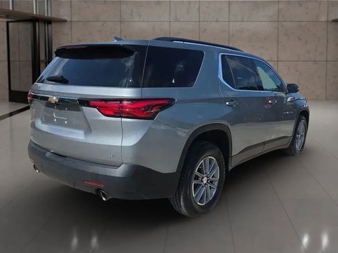 Used 2023 Chevrolet Traverse LT FWD image 7