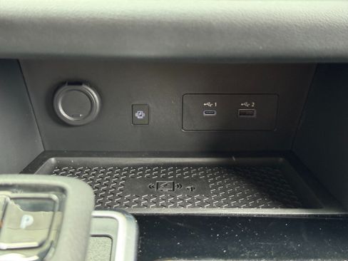 Used 2024 Nissan Pathfinder Platinum FWD image 31