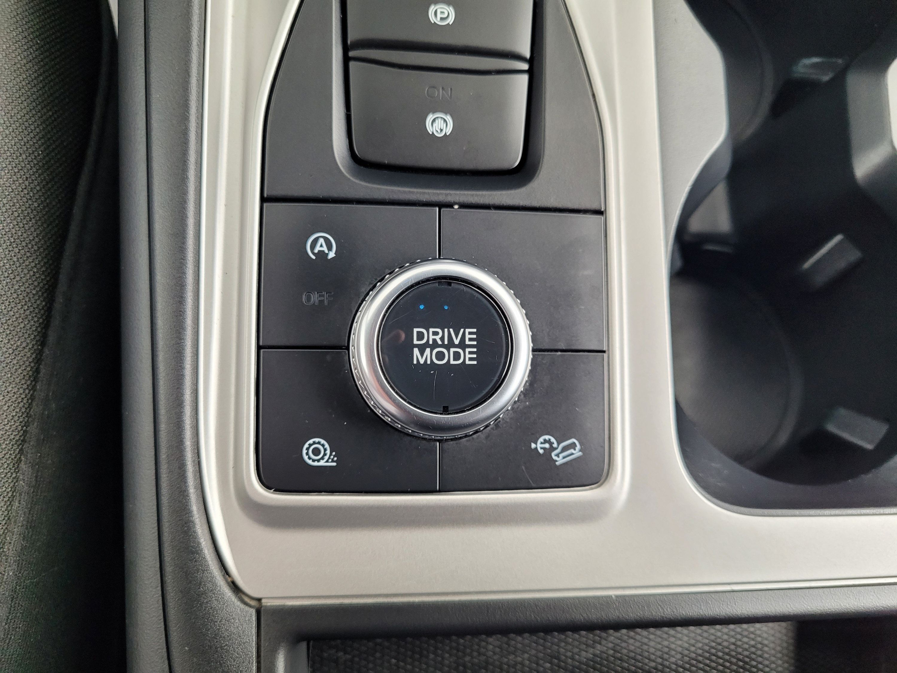 Used 2024 Ford Explorer XLT AWD/4WD image 24