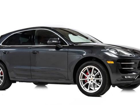 Used 2017 Porsche Macan Turbo image 5