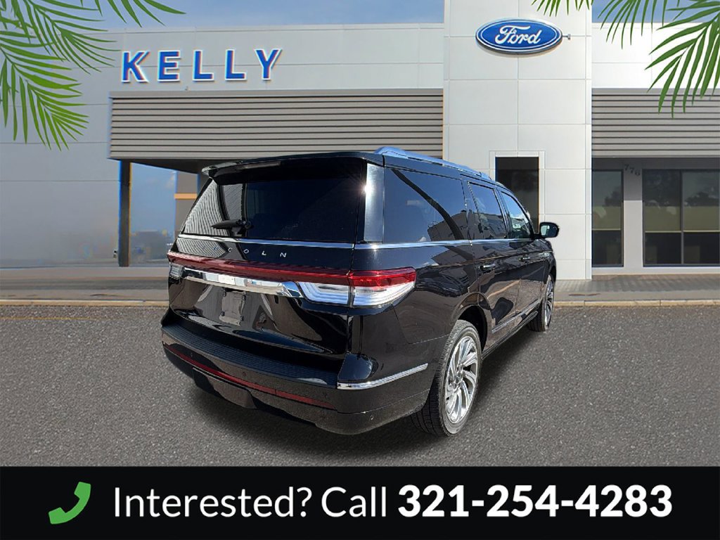 Used 2023 Lincoln Navigator Reserve RWD image 5